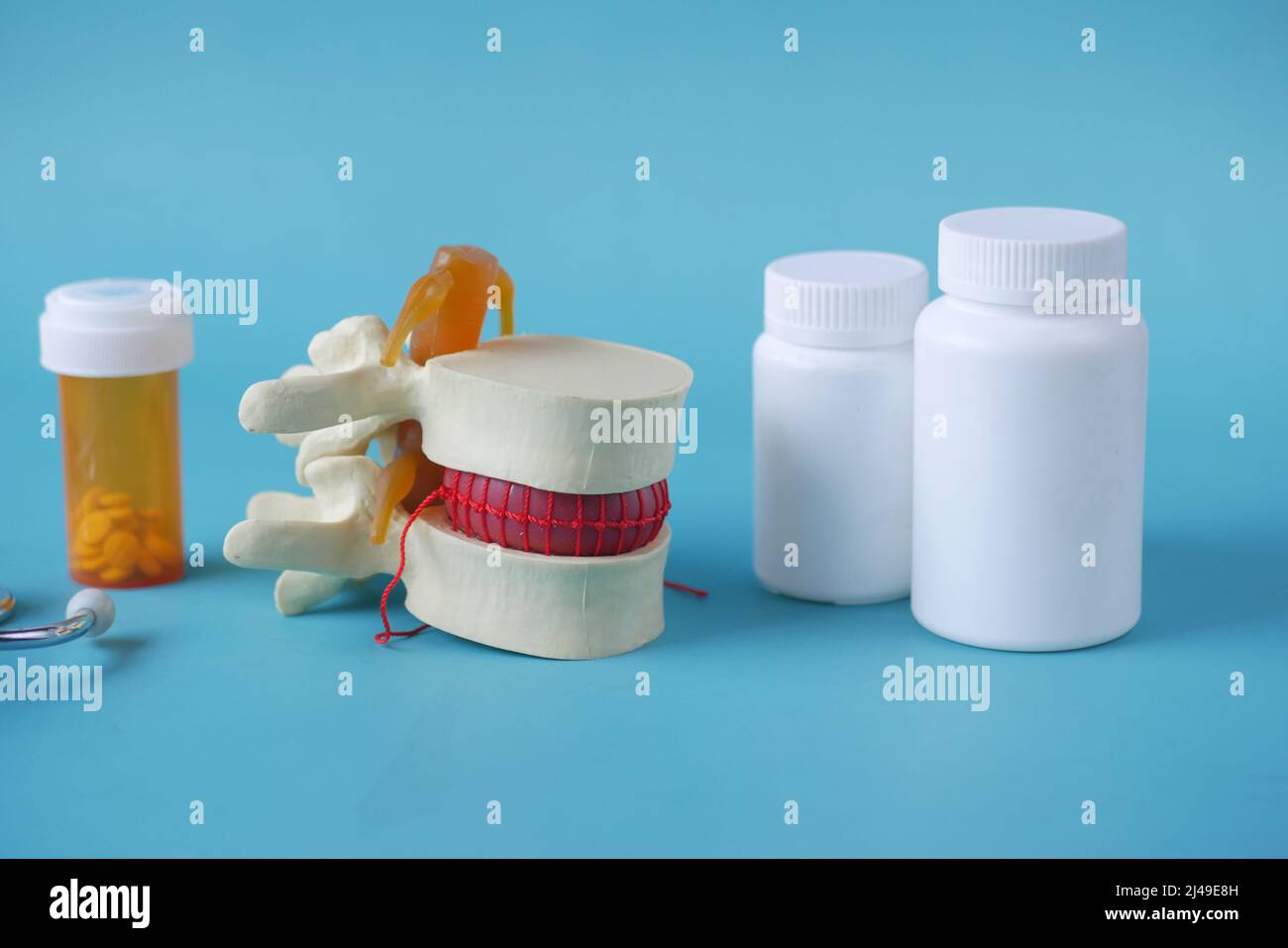 Échantillon de moelle épinière sur le bureau de la clinique Banque D'Images