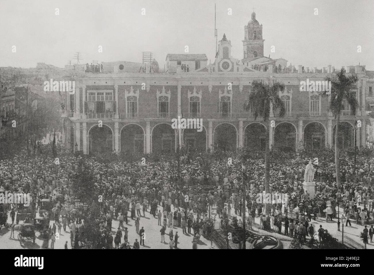 Guerre hispano-américaine (1898). Cuba. La Havane. "Une manifestation patriotique devant le Captaincy général, contre les institutions politiques américaines". Photogravure. La Ilustración Española y Americana, 1898. Banque D'Images