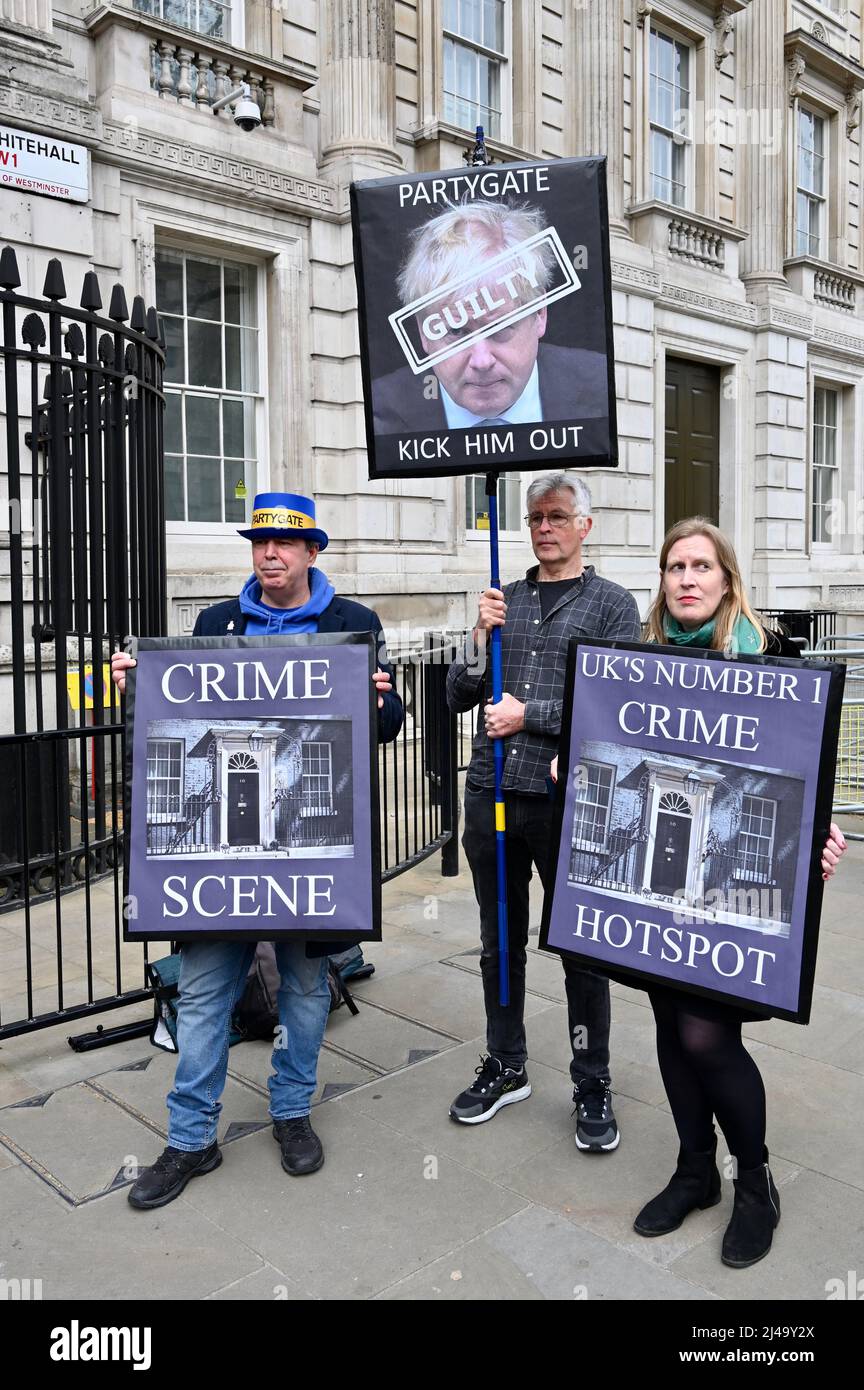 Londres, Royaume-Uni. Steve Bray et les manifestants de la SODEM ont manifesté avec un sens de l'humour devant Downing Street lors du dernier scandale qui a défait Boris Johnson et Rishi Sunak. Whitehall, Westminster. Crédit : michael melia/Alay Live News Banque D'Images