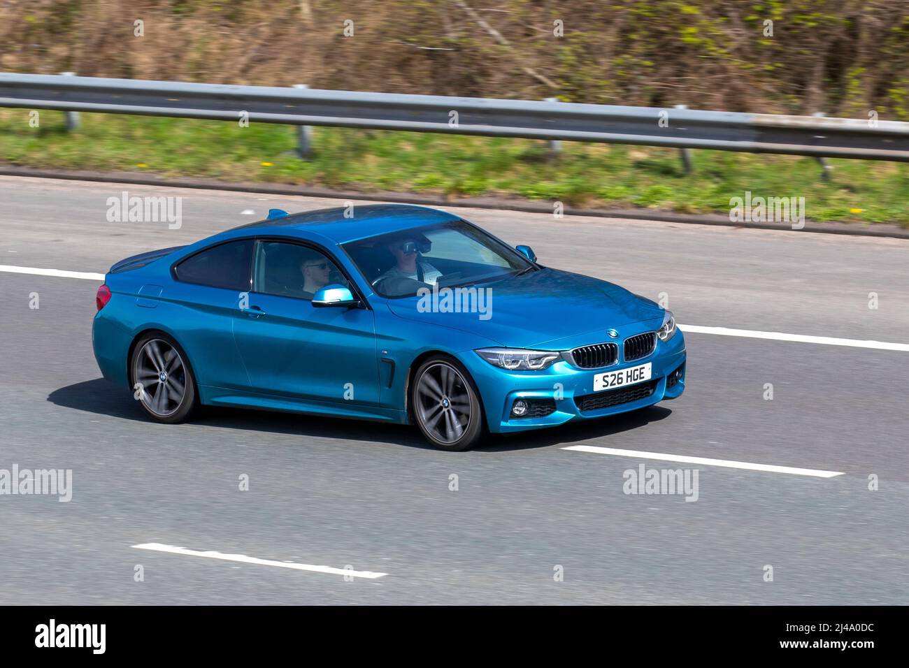 2017 BMW 420 420D M Sport Gran coupe automatique 1995cc 8 vitesses bleu ; conduite sur l'autoroute M61, Royaume-Uni Banque D'Images