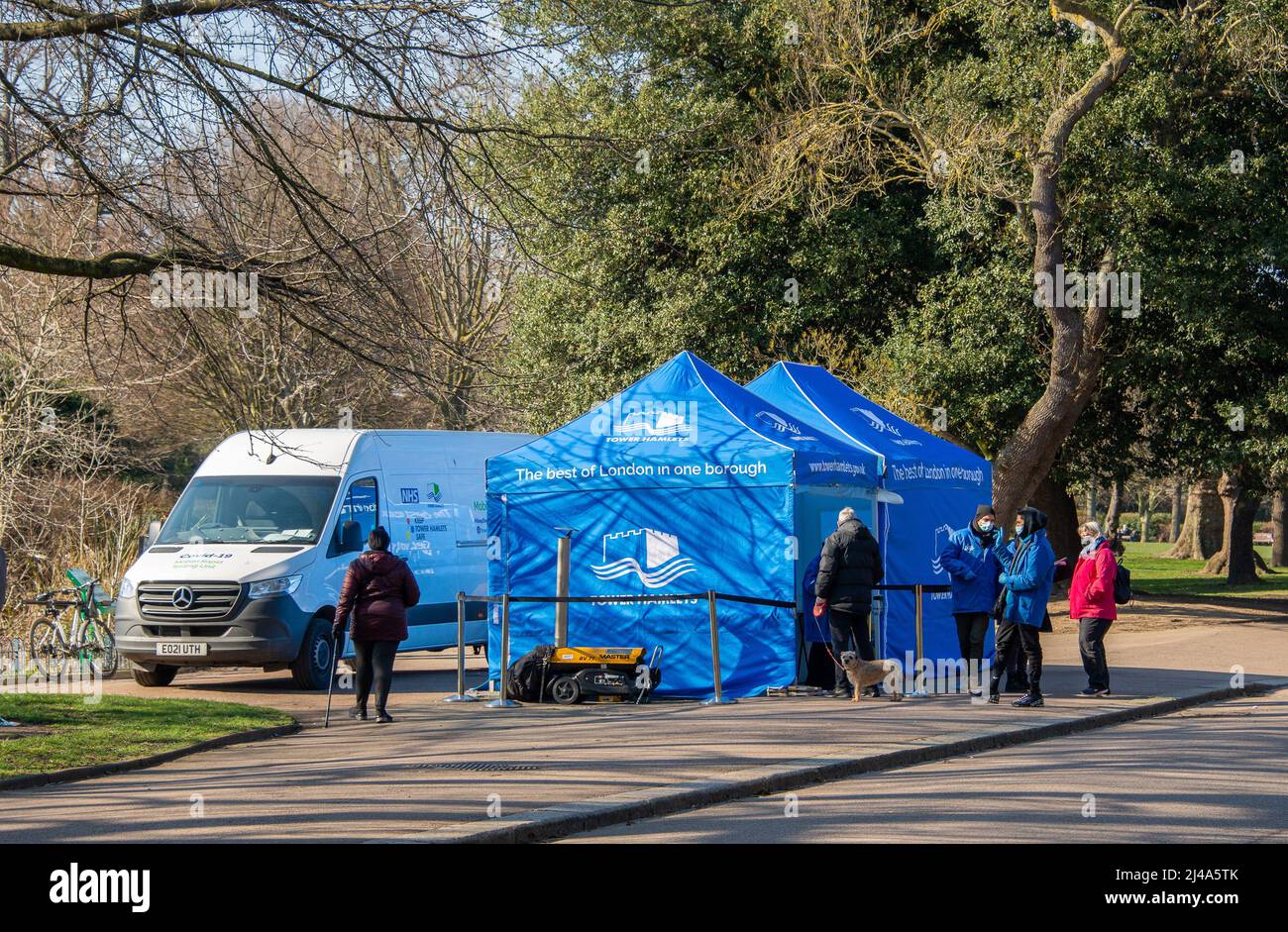 Unité mobile de test des covid, Victoria Park, Londres, Royaume-Uni. Banque D'Images