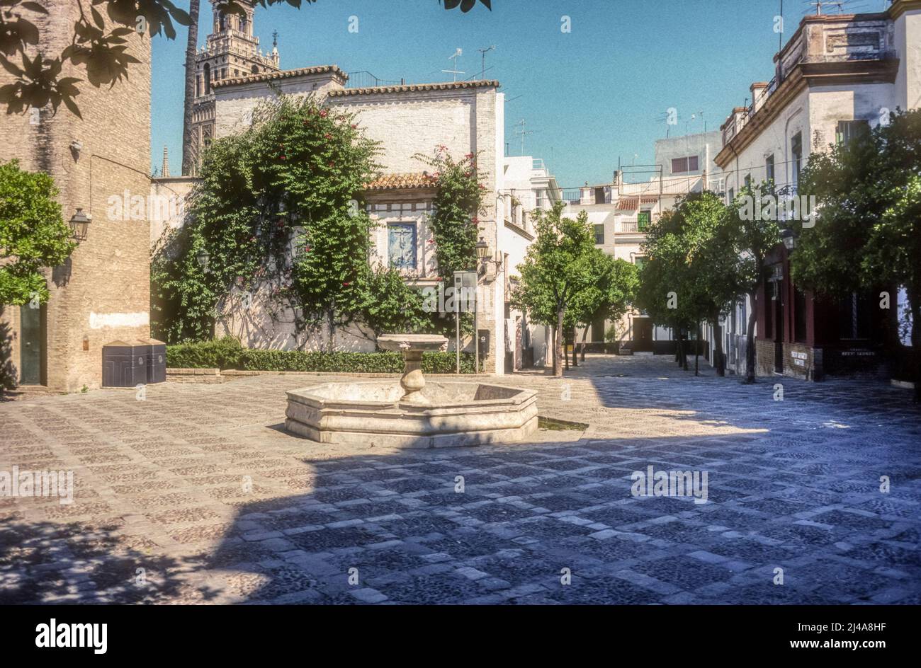 1989 photo d'archive de la Plaza de la Alianza à Séville, Espagne. Banque D'Images