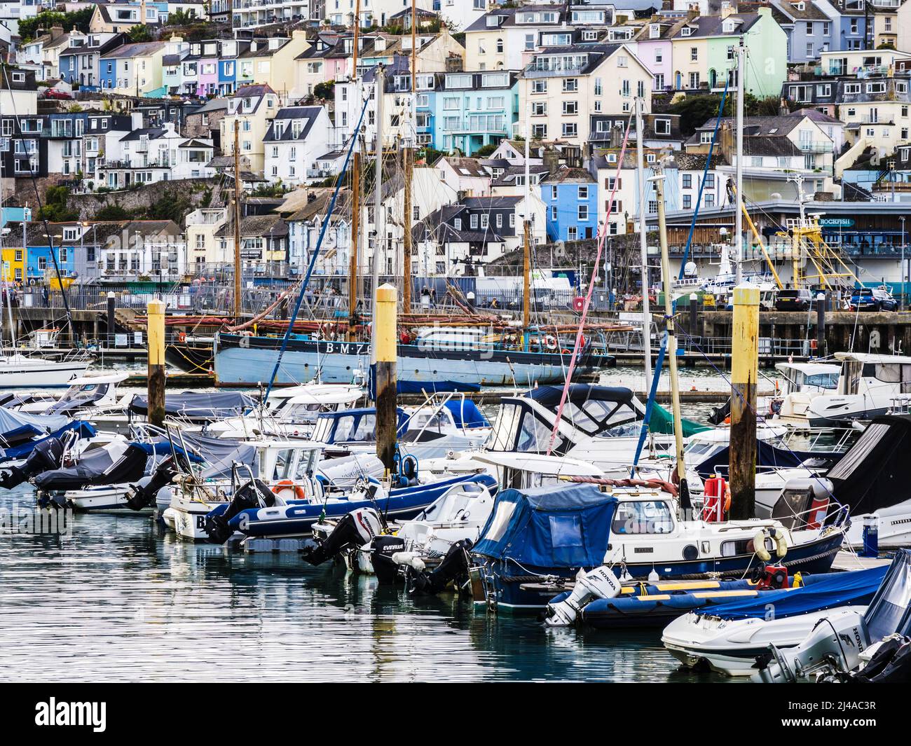 Port et ville de Brixham dans le sud du Devon. Banque D'Images