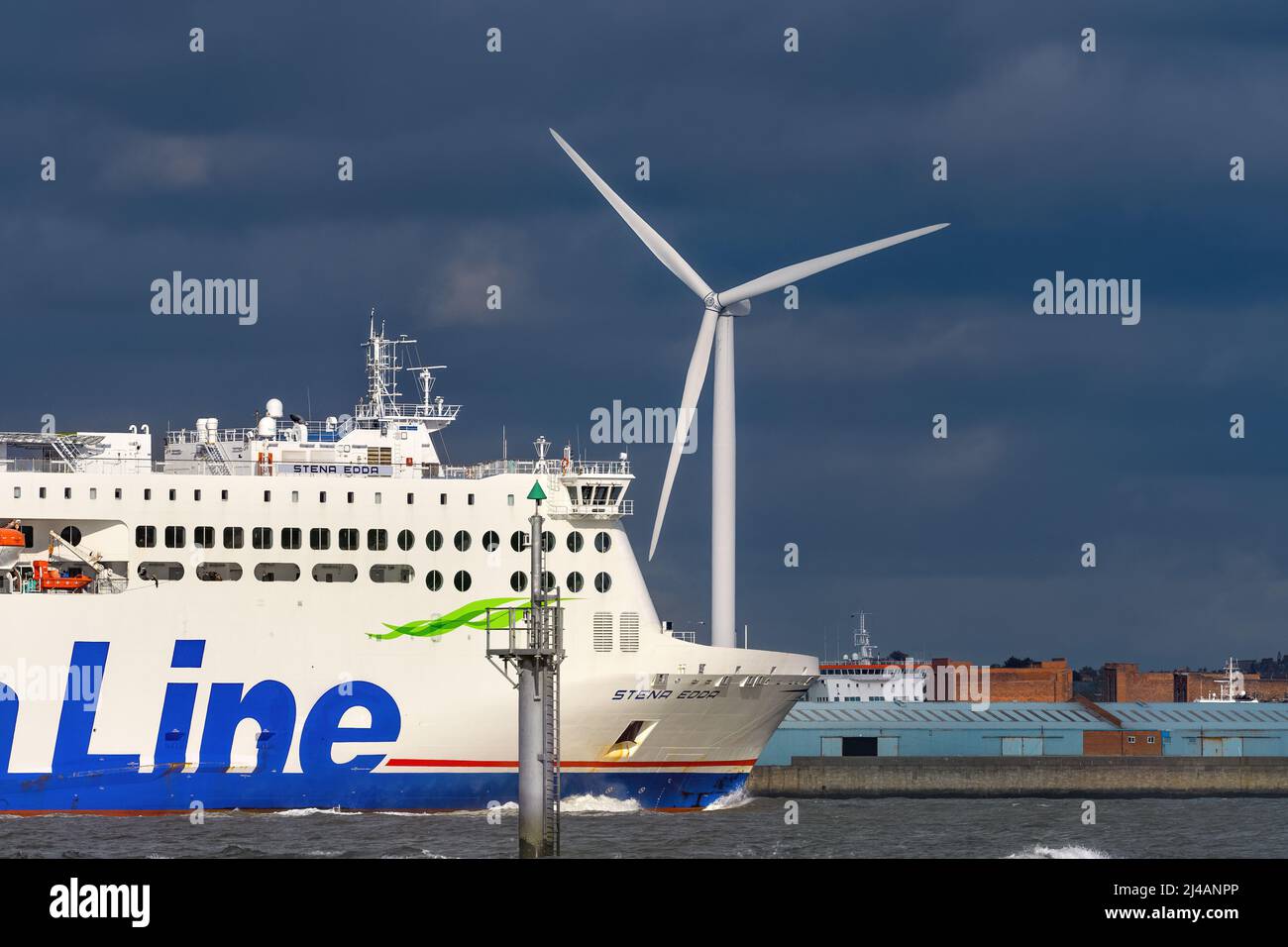 Stena Edda est un ferry E-Flexer exploité par Stena Line sur la mer d'Irlande entre Belfast et Liverpool - août 2021. Banque D'Images