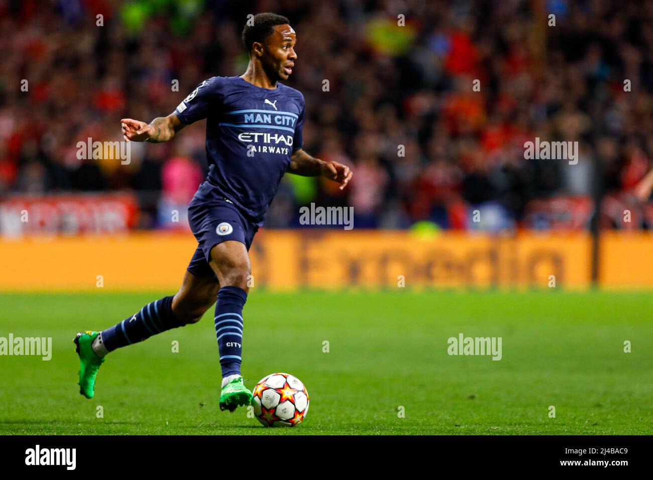 MADRID, ESPAGNE - 13 AVRIL : Raheem Sterling de Manchester City pendant les quarts-finales de la Ligue des champions de l'UEFA, deuxième match entre Atlético Madrid et Manchester City à Wanda Metropolitano le 13 avril 2022 à Madrid, Espagne (photo de DAX Images/Orange Pictures) crédit : Orange pics BV/Alay Live News Banque D'Images