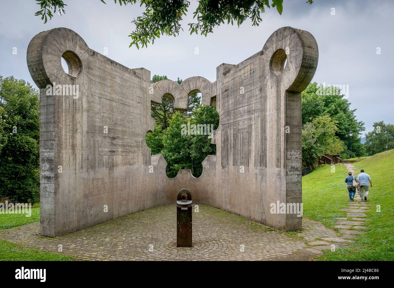 Sculpture notre maison du Père par Eduardo Chillida dans le Parque de Los Pueblos de Europa Guernica Gernika-Lumo Pays Basque Espagne Banque D'Images