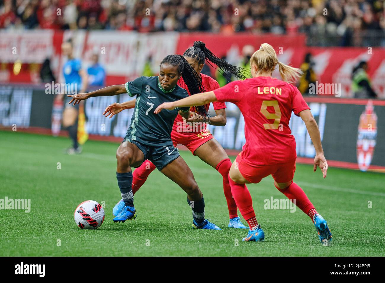 Vancouver, Colombie-Britannique, Canada. 8th avril 2022. Payne Antionette Oyedupe d’équipe Nigeria pendant la première équipe nationale féminine de soccer du Canada Banque D'Images