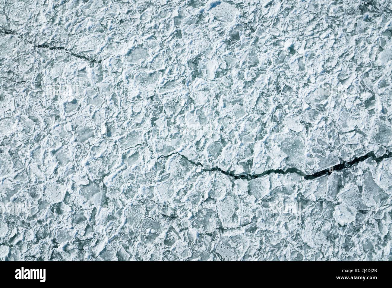 Vue aérienne des modèles de flotteurs de glace sur le fleuve Saint-Laurent en hiver Banque D'Images