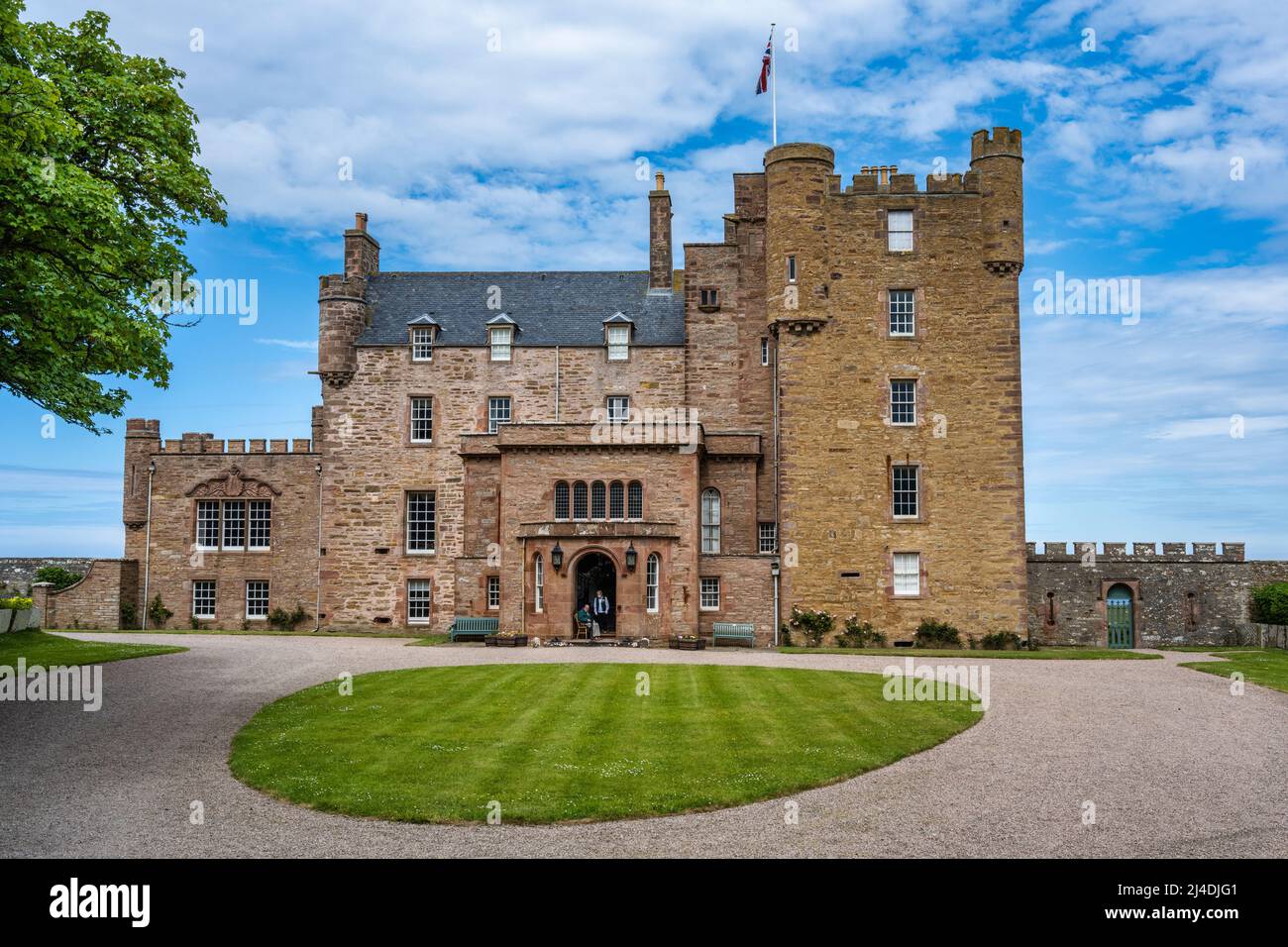 Entrée principale du château de Mey à Caithness sur la côte nord de l'Écosse, Royaume-Uni Banque D'Images