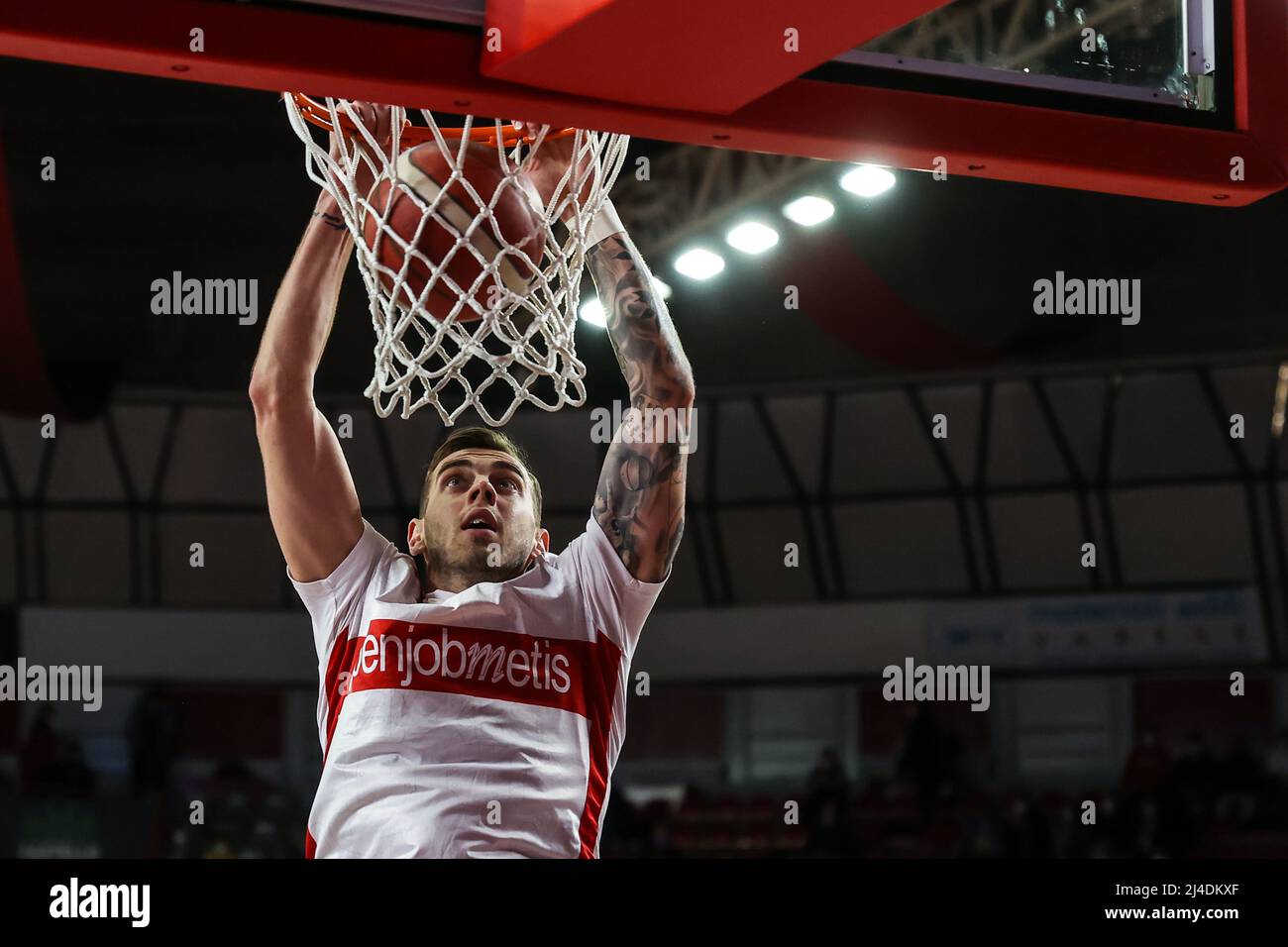 Varese, Italie. 13th avril 2022. Paulius Sorokas #9 de Pallacanestro Varese OpenJobMetis se réchauffe pendant le basket italien LBA Lega basket Un match de saison régulière 2021/22 entre OpenJobMetis Varese et Allianz Pallacanestro Trieste à Enerxenia Arena, Varèse. Score final | Varese 76 - 92 Trieste Credit: SOPA Images Limited/Alay Live News Banque D'Images