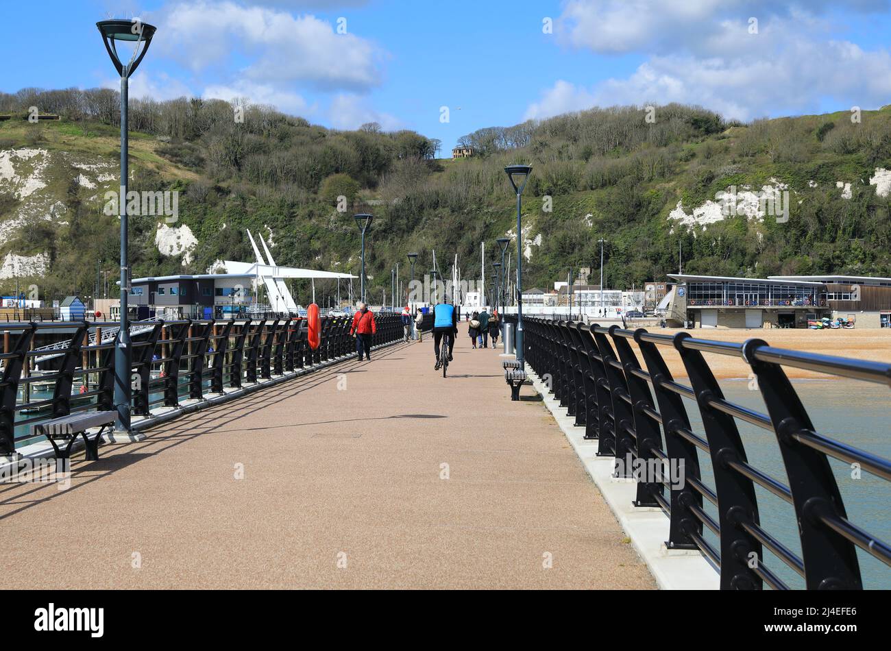 La nouvelle jetée de la marina dans le projet de reconstitution des quais de Douvres Western Docks, dans le sud-est du Kent, au Royaume-Uni Banque D'Images