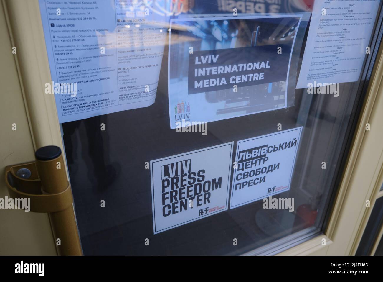 Lviv, Ukraine, mars 12, le Centre de la liberté de la presse des reporters sans frontières à Lviv. Le Centre soutient les journalistes en leur offrant des équipements de protection et une formation à la sécurité à Lviv sur 2022. Banque D'Images