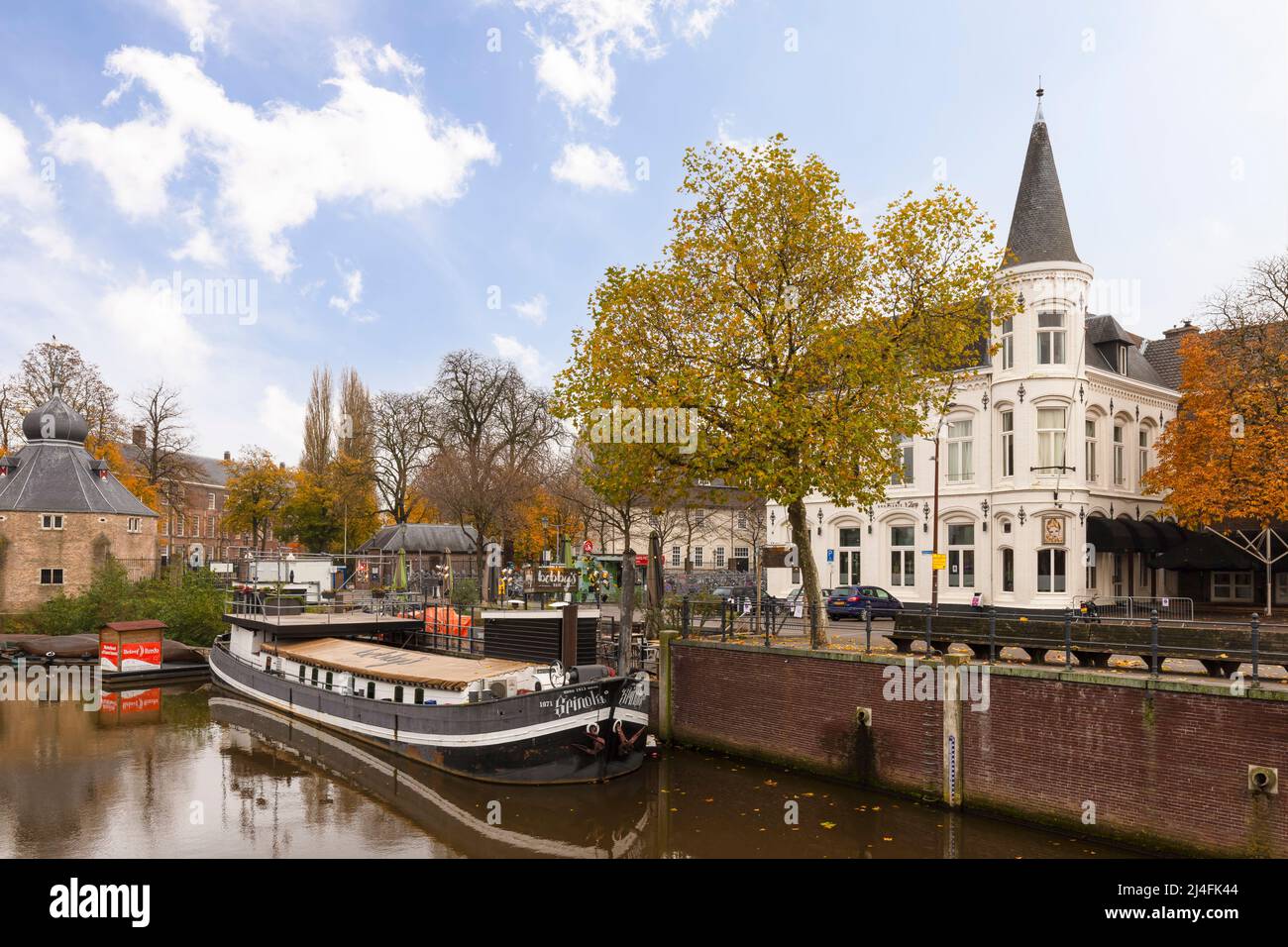 Vieux port dans le centre de la ville hollandaise de Breda sur les  Espagnols Photo Stock - Alamy