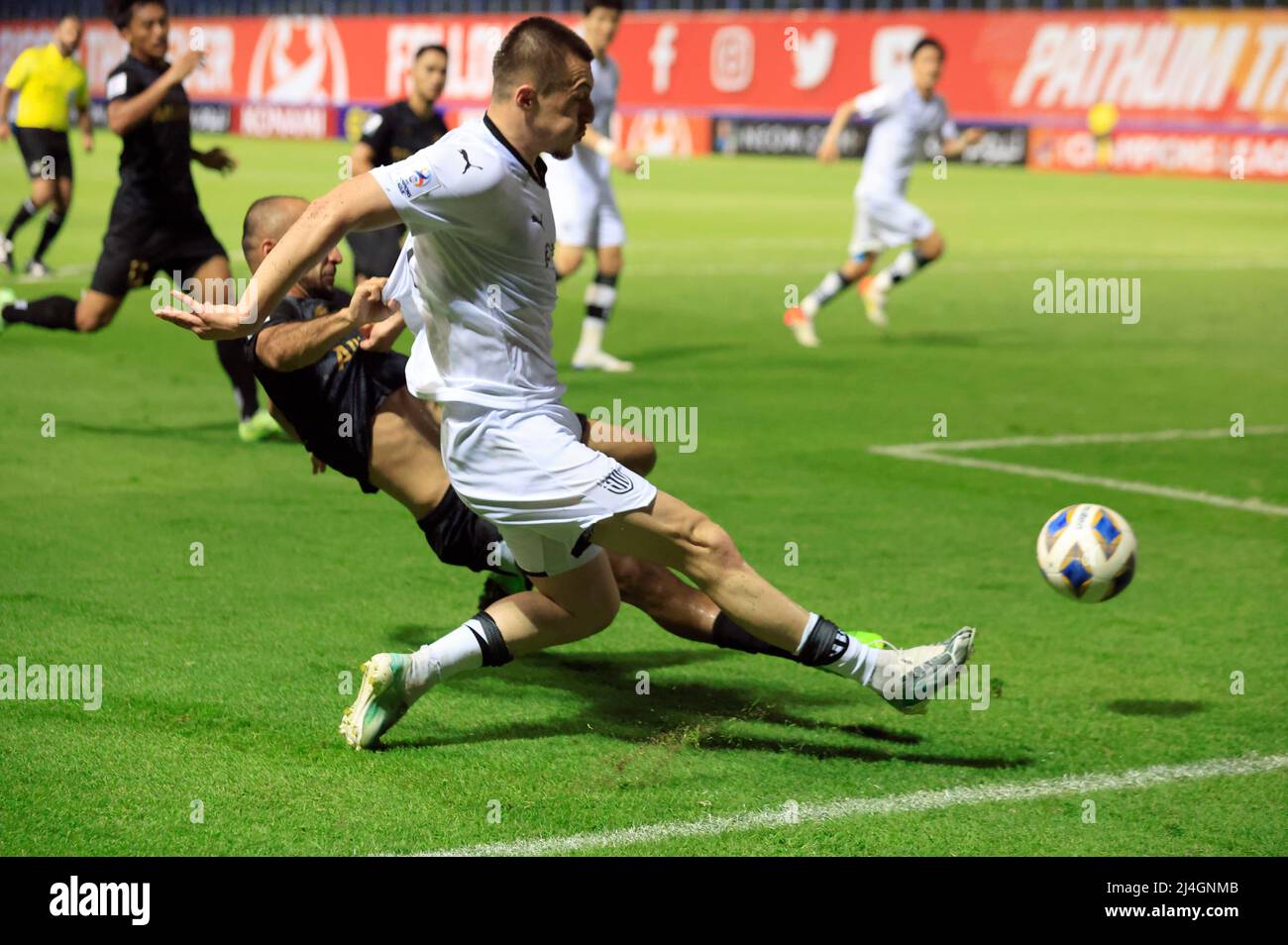 Football Football Afc Champions League Groupe G United City V Jeonham Dragons Bg Stadium Thanyaburi Pathum Thani Thailande 15 Avril 22 Leonard Pllana De Jeonham Dragons Marque Football Football Afc Champions League Groupe G United City V Jeonham Dragons Bg Stadium Thanyaburi Pathum Thani Thailande 15 Avril 22 Leonard Pllana De Jeonham Dragons Marque