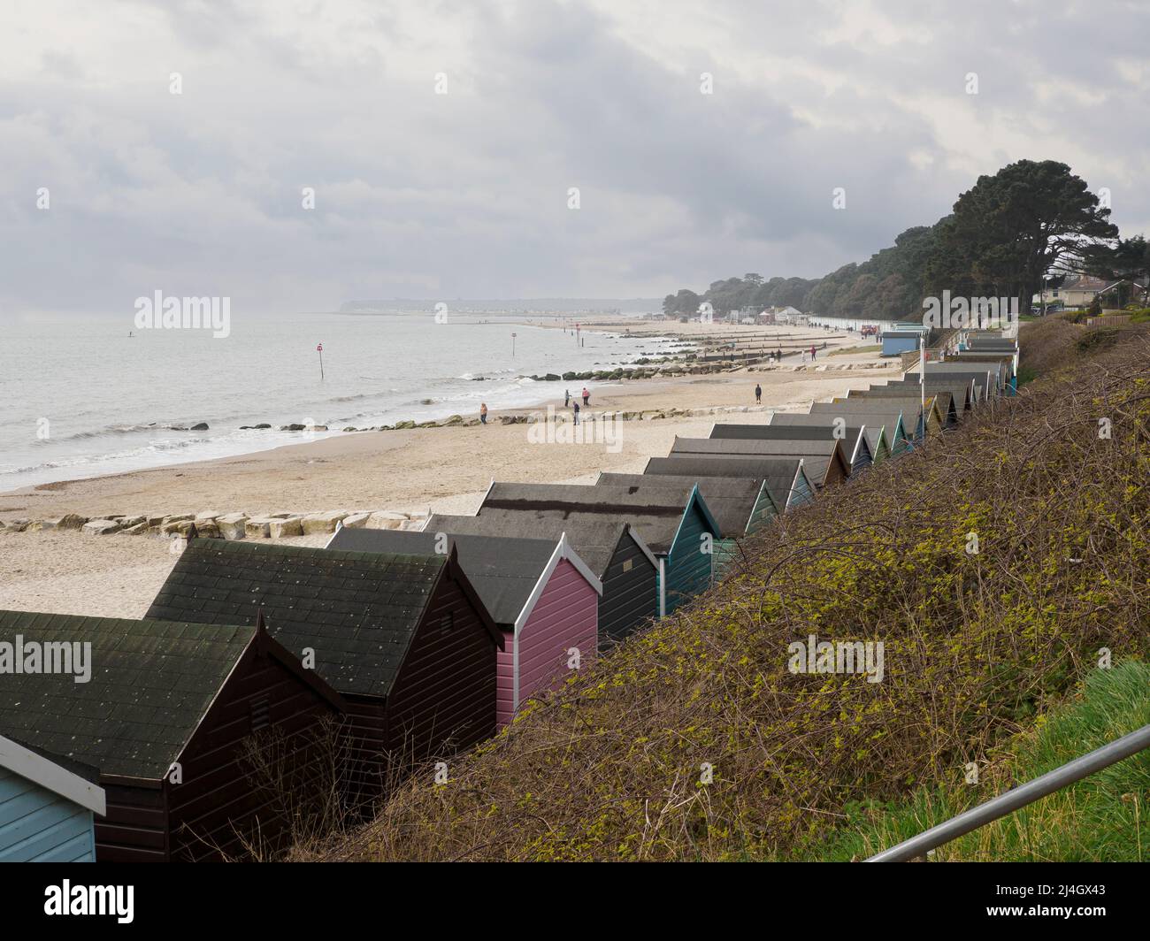 Vue sur Avon Beach depuis Friars Cliff vers Mudeford Quay, Christchurch, Dorset, Royaume-Uni Banque D'Images