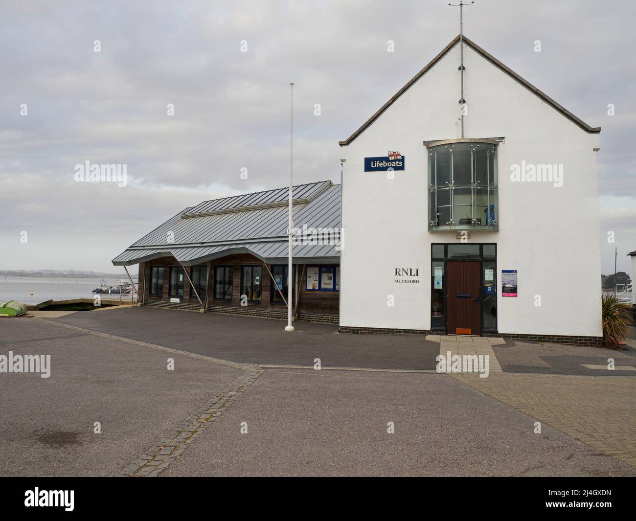 Station d'opérations de recherche et de sauvetage de la Royal National Lifeboat institution (RNLI) à Mudeford Quay, Christchurch, Dorset, Royaume-Uni Banque D'Images