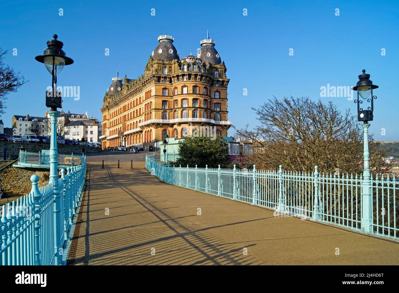 Royaume-Uni, North Yorkshire, Scarborough, Grand Hotel and Spa Bridge. Banque D'Images