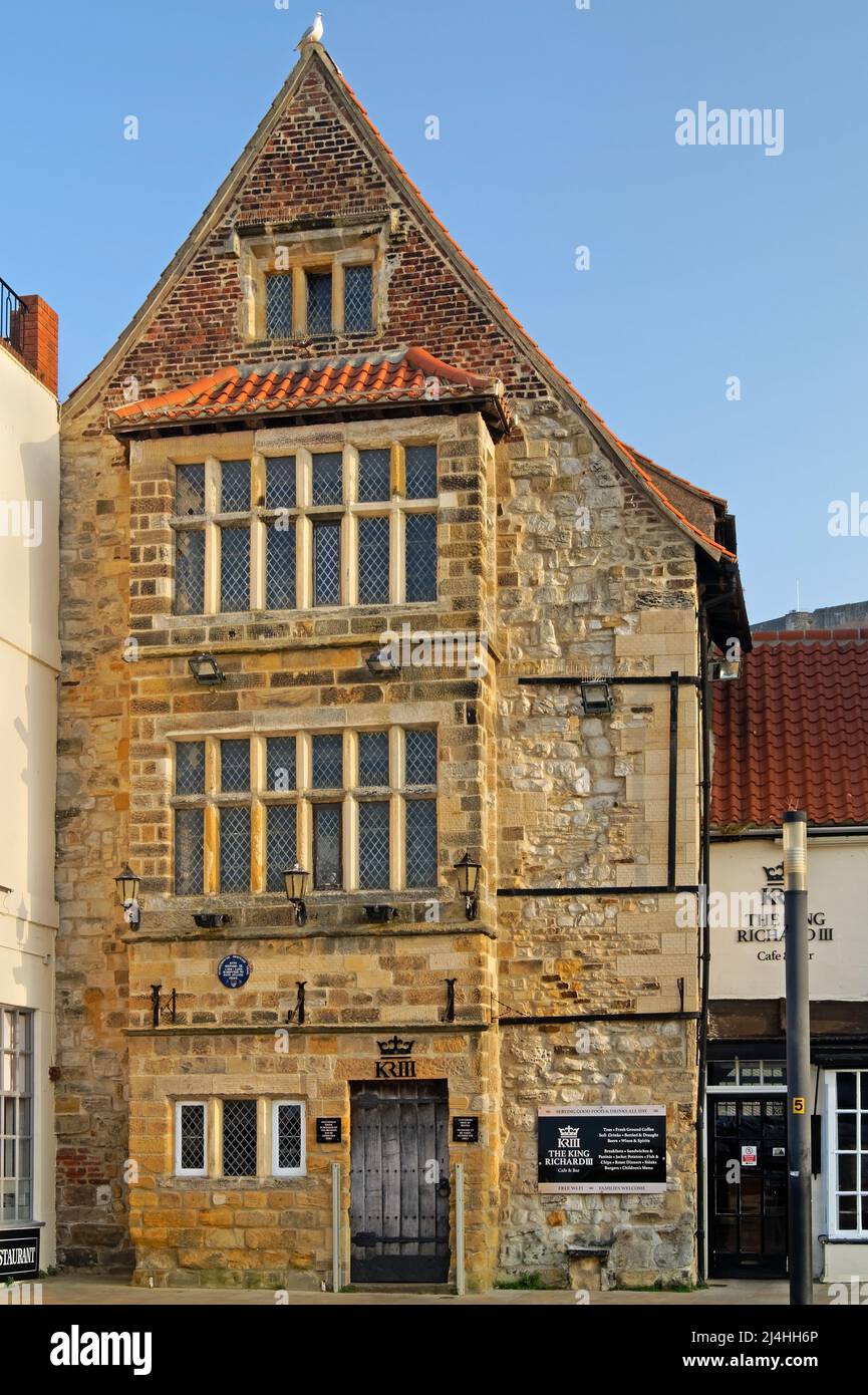 Royaume-Uni, North Yorkshire, Scarborough, Sandside, The King Richard III House est devenu un restaurant. Banque D'Images