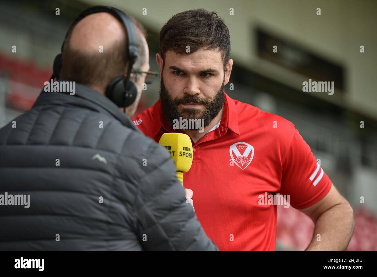 St. Helens, Angleterre - 15th avril 2022 - Alex Walmsley, de St Helens, parle à Dave Woods de la BBC. Rugby League Betfred Super League Round 8 St. Helens vs Wigan Warriors au stade Totally Wicked, St. Helens, Royaume-Uni Dean Williams Banque D'Images