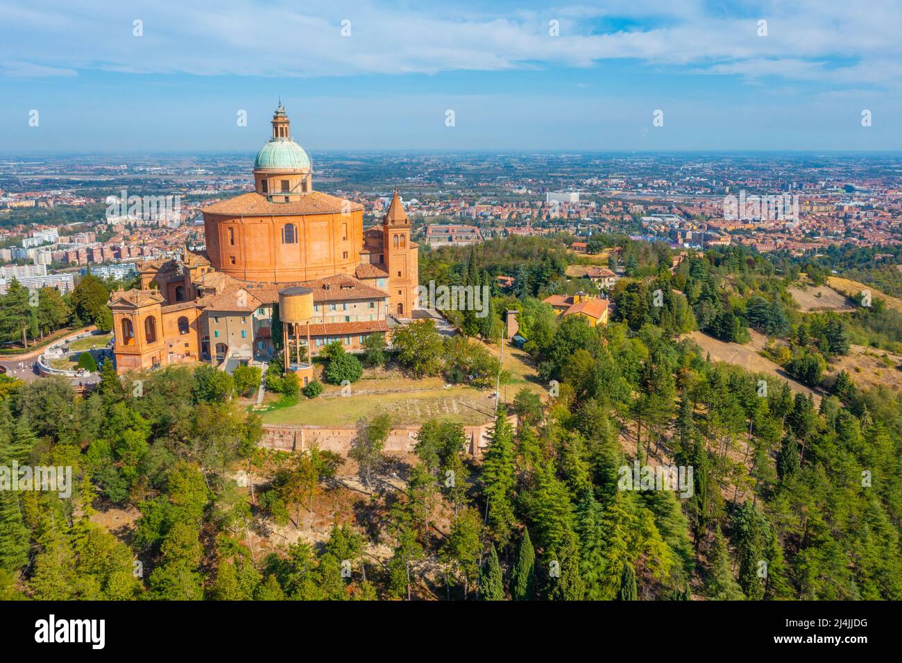 Vue aérienne du sanctuaire de la Madonna di San Luca à Bologne, Italie