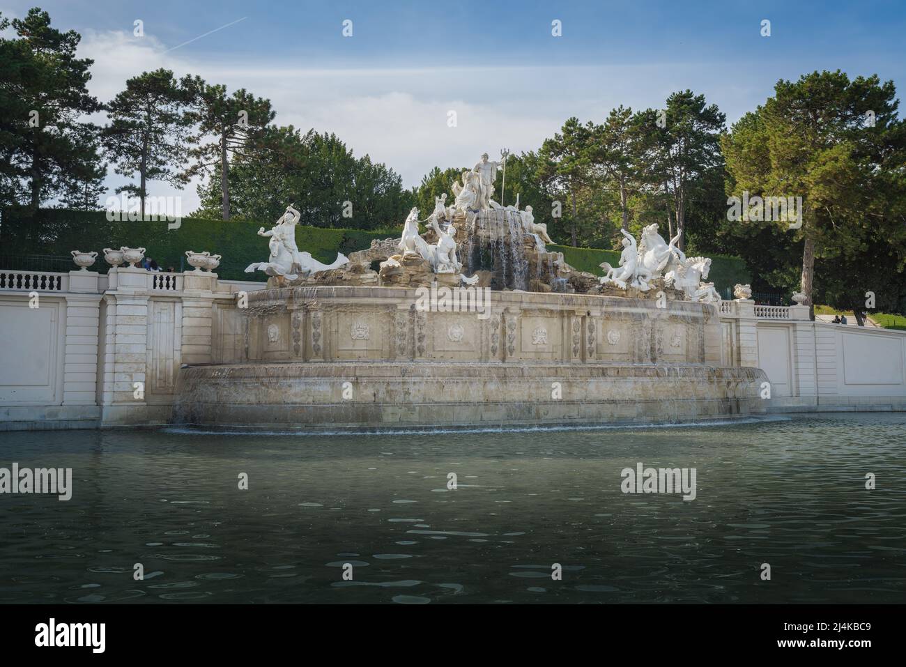 Fontaine de Neptune aux jardins du palais de Schönbrunn - par Johann Ferdinand Hetzendorf von Hohenberg et Wilhelm Beyer - Vienne, Autriche Banque D'Images