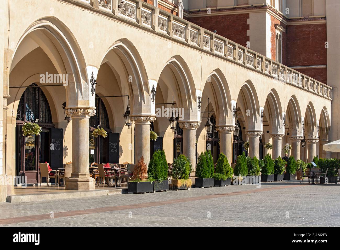 Arcades de Sukiennice Cloth Hall, place principale, Rynek Glowny, Cracovie, Pologne Banque D'Images