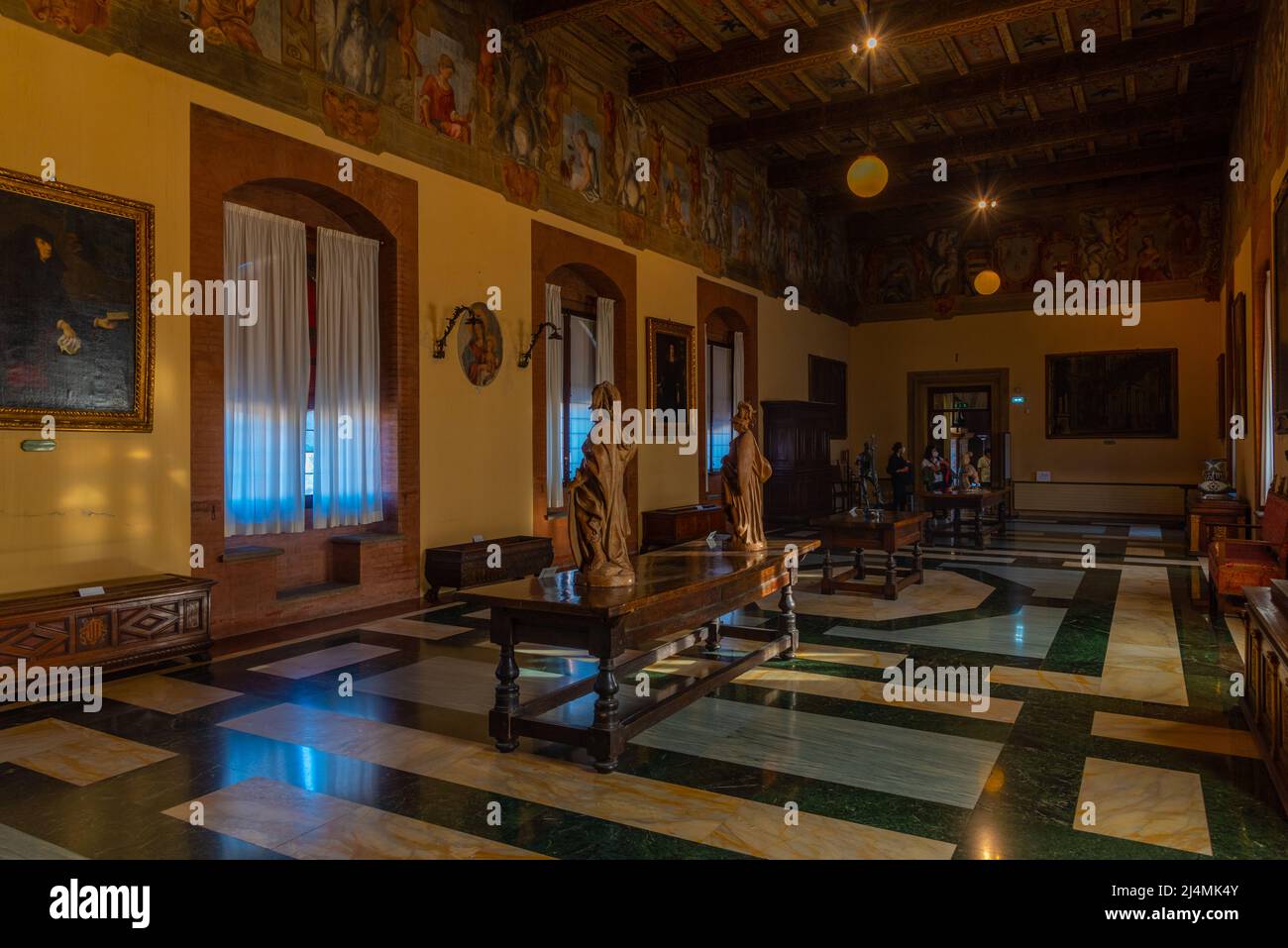 Bologne, Italie, 21 septembre 2021: Chambre au Palazzo Comunale dans la ville italienne de Bologne. Banque D'Images