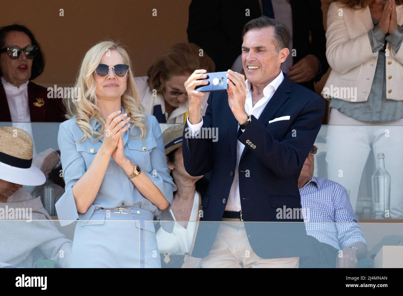 Monte Carlo, Monaco. 16th avril 2022. Le Prince Charles-Philippe d’Orléans, Duc d’Anjou pose avec Naomi Kern au Monaco Rolex Masters de Monte Carlo, le 16 avril 2022. Photo de David Niviere/ABACAPRESS.COM crédit: Abaca Press/Alay Live News Banque D'Images