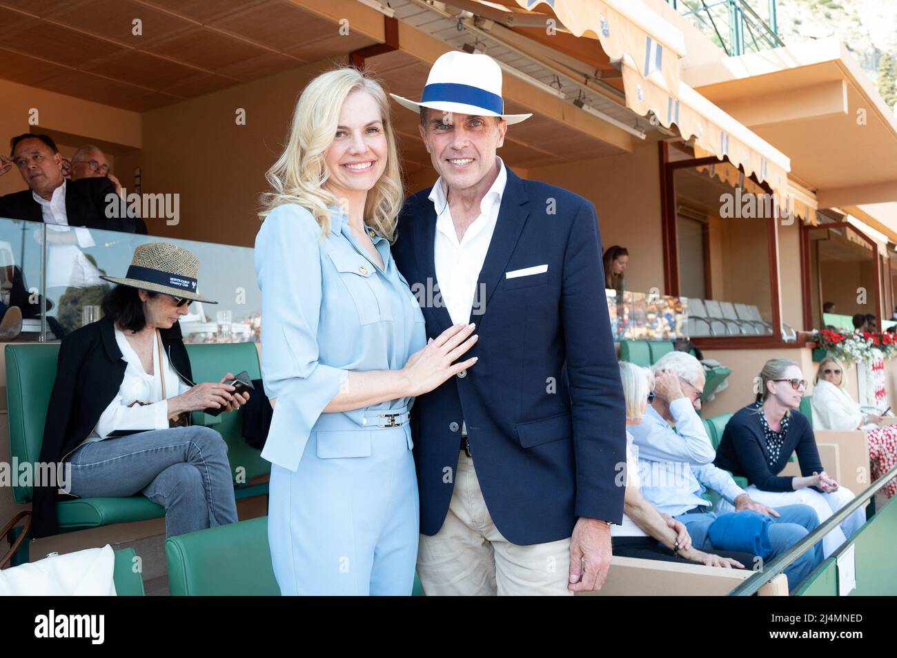 Monte Carlo, Monaco. 16th avril 2022. Le Prince Charles-Philippe d’Orléans, Duc d’Anjou pose avec Naomi Kern au Monaco Rolex Masters de Monte Carlo, le 16 avril 2022. Photo de David Niviere/ABACAPRESS.COM crédit: Abaca Press/Alay Live News Banque D'Images