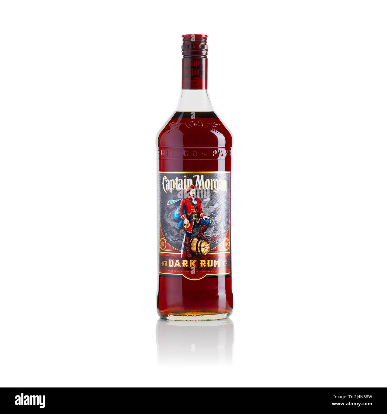 Tallinn, Estonie - Mars 2022. Le rhum brun du capitaine Morgan Rum est isolé sur du blanc Banque D'Images