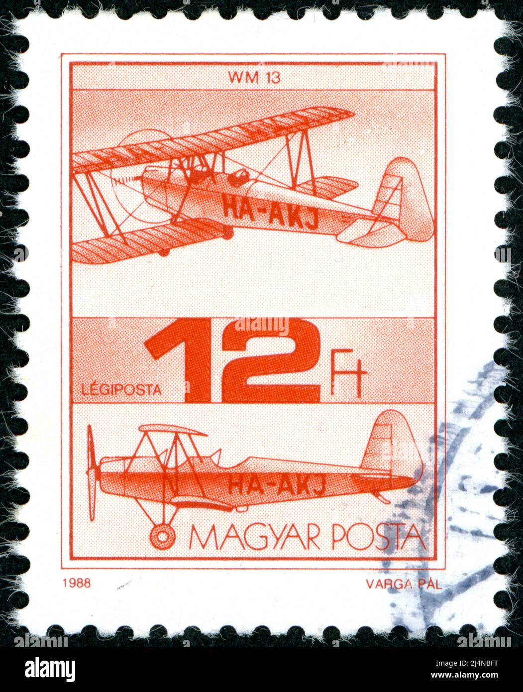 HONGRIE - VERS 1988: Timbre-poste imprimé en Hongrie, représenté avion d'entraînement biplan Weiss WM-13, vers 1988 Banque D'Images