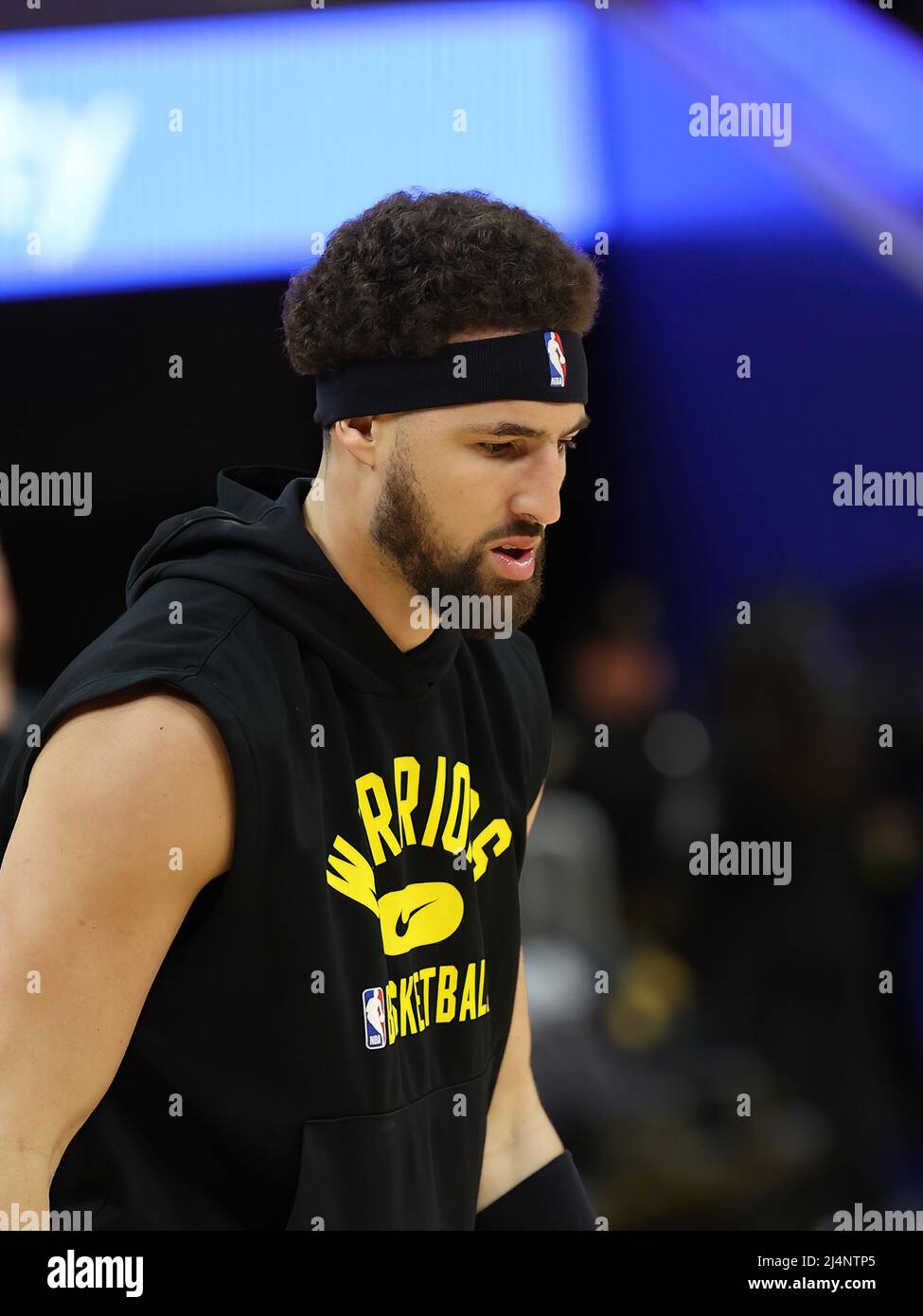 Chase Center, CA, 16th avril 2022: Golden State Warriors vs Denver Nuggets : Klay Thompson pendant la session de pratique ahed of the match Credit: Seshadri SUKUMAR/Alay Live News Banque D'Images