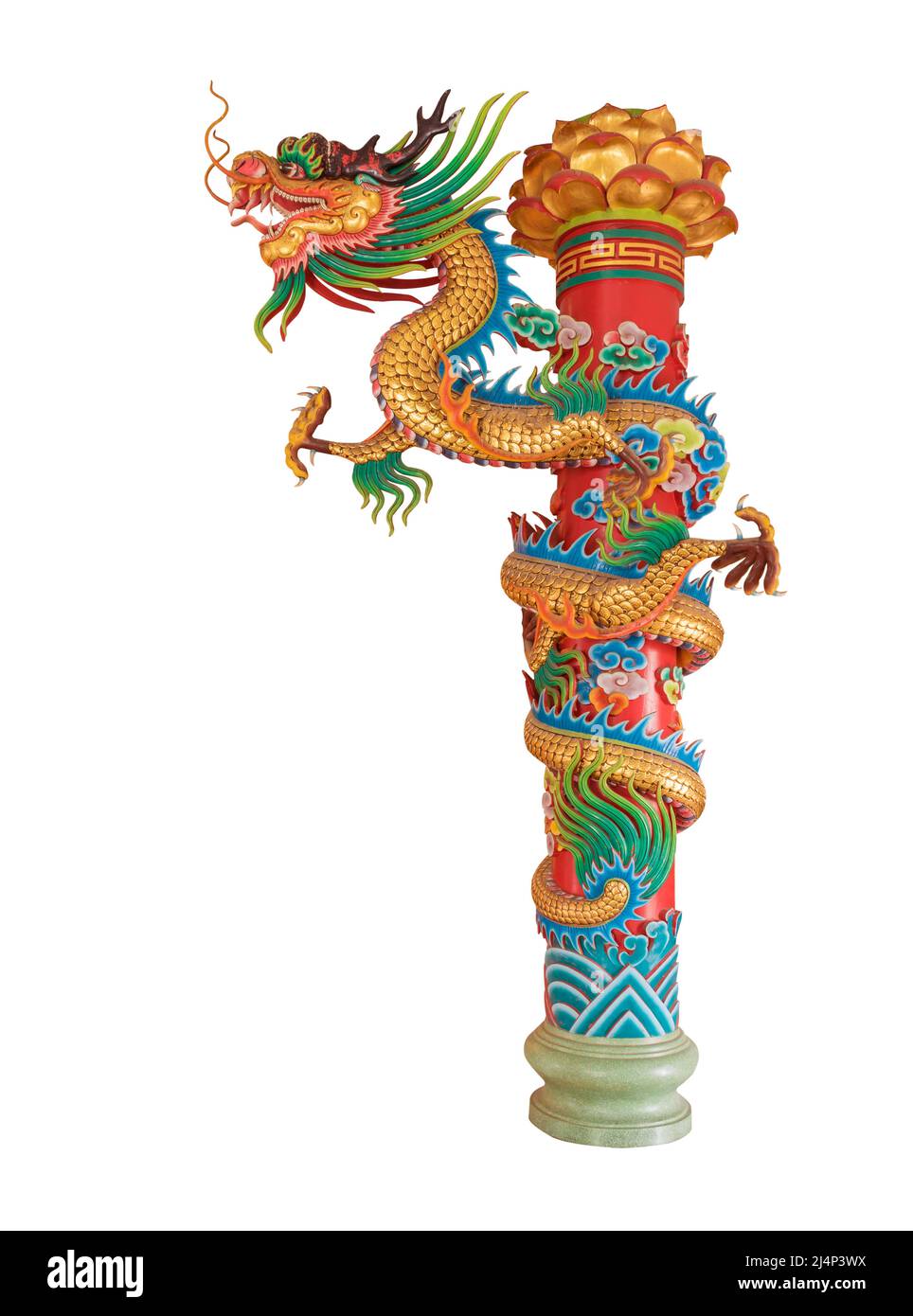 Statue de dragon de style chinois enveloppé autour de la perche sur fond blanc, avec passe-cheveux. Banque D'Images