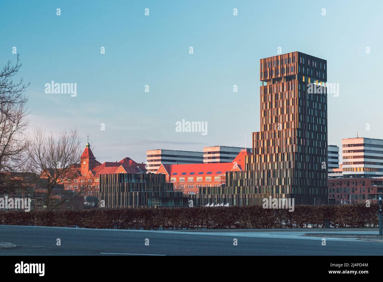 Paysage urbain nocturne de Sonderborg (Dan. Sønderborg), ville du sud du Danemark Banque D'Images