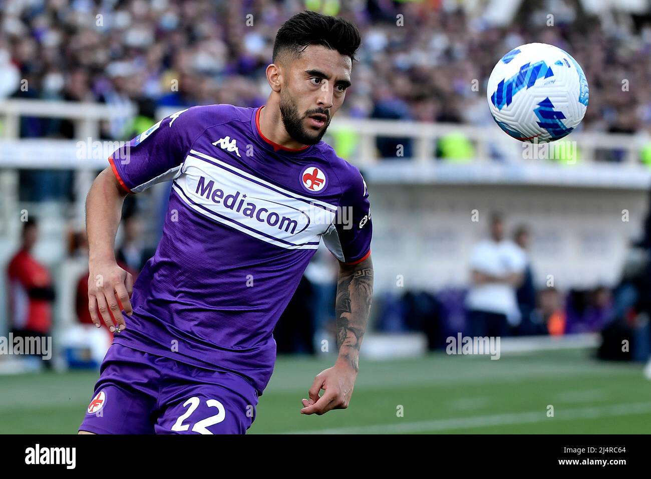 Nicolas Gonzalez de l'ACF Fiorentina en action pendant la série Un match de football 2021/2022 entre l'ACF Fiorentina et le Venezia FC à Artemio Franchi stad Banque D'Images