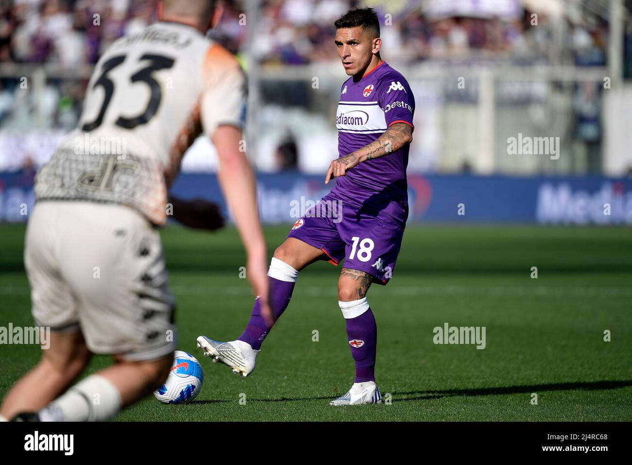 Lucas Torreira de l'ACF Fiorentina en action pendant la série Un match de football 2021/2022 entre l'ACF Fiorentina et le Venezia FC à Artemio Franchi stadiu Banque D'Images