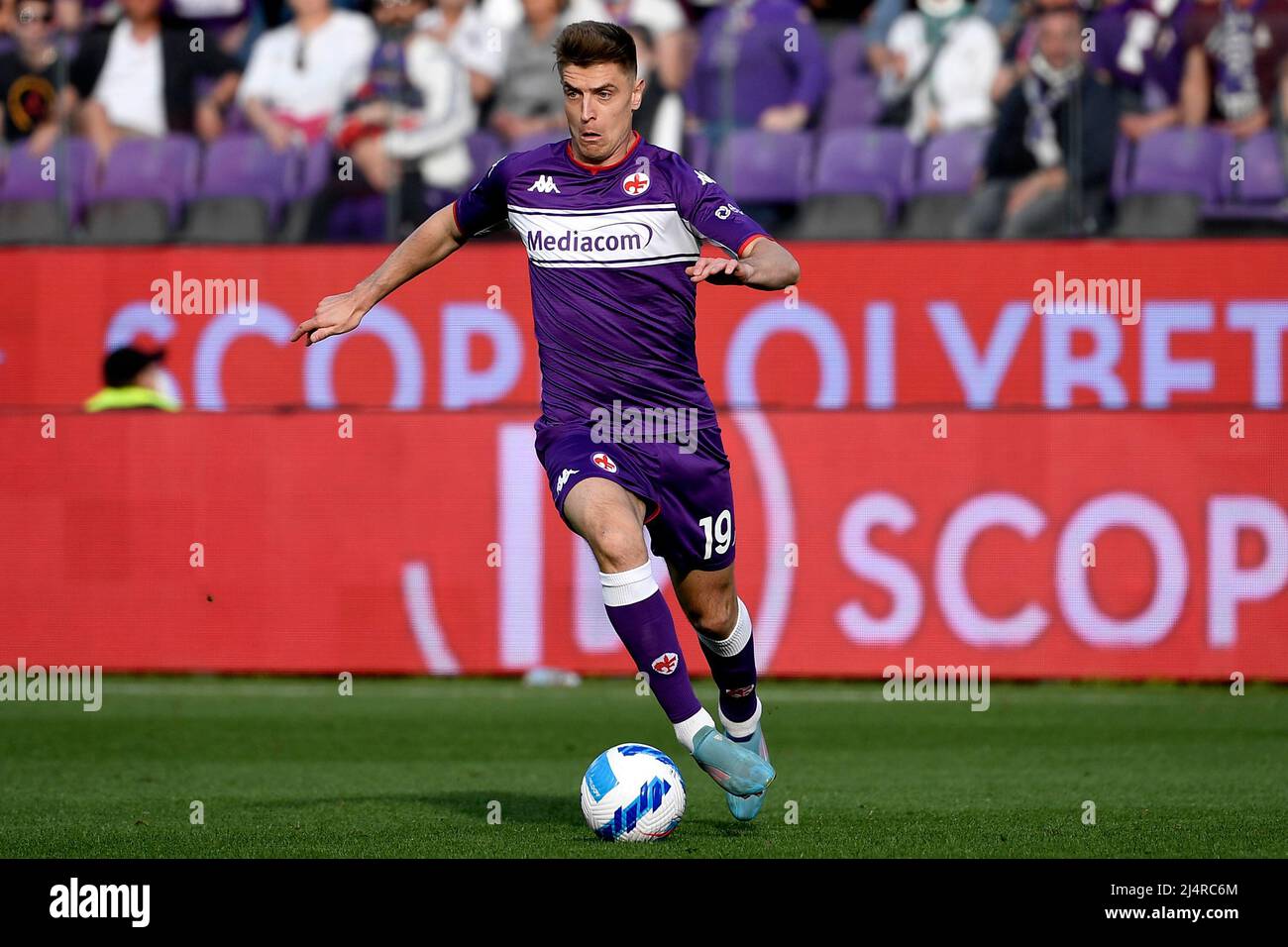 Krzysztof Piatek de l'ACF Fiorentina en action pendant la série Un match de football 2021/2022 entre l'ACF Fiorentina et le Venezia FC à Artemio Franchi stad Banque D'Images