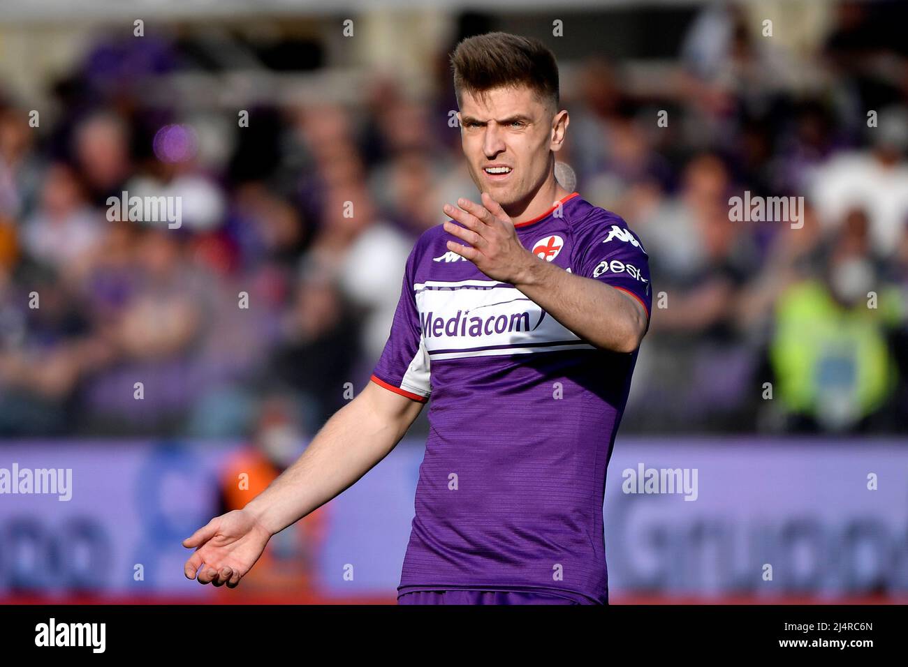 Krzysztof Piatek de l'ACF Fiorentina réagit lors de la série Un match de football 2021/2022 entre l'ACF Fiorentina et le Venezia FC au stade Artemio Franchi Banque D'Images