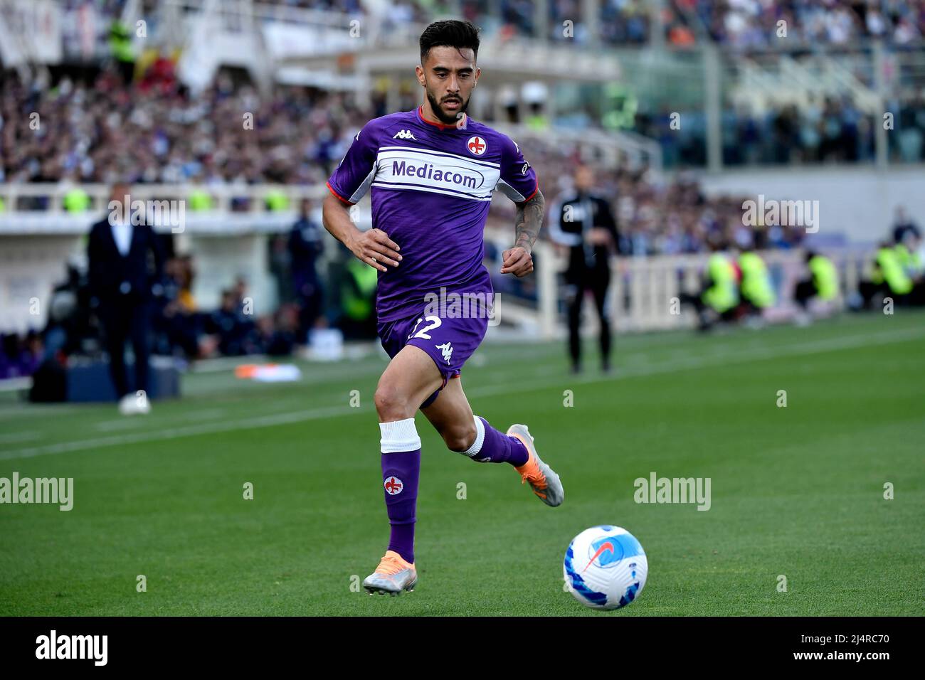 Nicolas Gonzalez de l'ACF Fiorentina en action pendant la série Un match de football 2021/2022 entre l'ACF Fiorentina et le Venezia FC à Artemio Franchi stad Banque D'Images