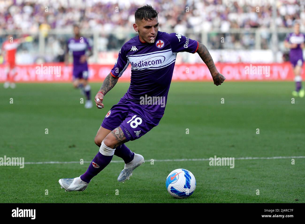 Lucas Torreira de l'ACF Fiorentina en action pendant la série Un match de football 2021/2022 entre l'ACF Fiorentina et le Venezia FC à Artemio Franchi stadiu Banque D'Images