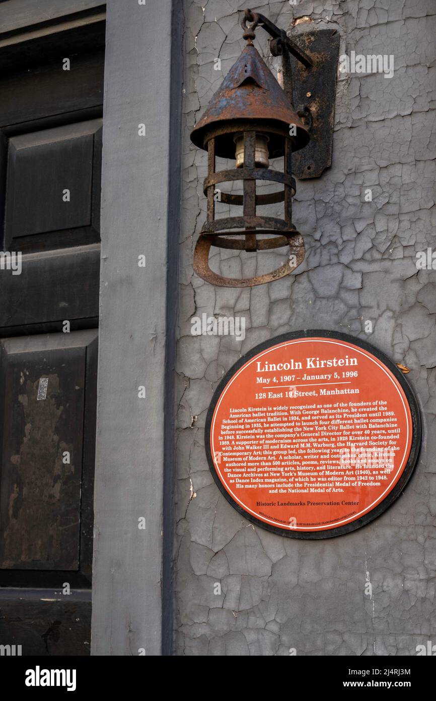 Plaque historique sur East 19th Street dans le quartier historique de Gramercy Park, NYC, USA 2022 Banque D'Images