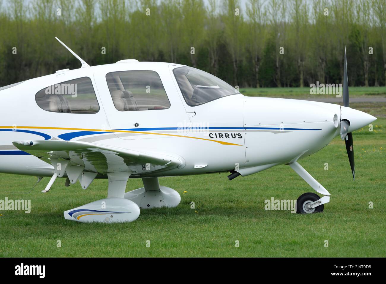 Cirrus SR22T avion léger composite moderne construit par Cirrus Aircraft de Duluth, Minnesota, USA photo prise en avril 2022 Banque D'Images
