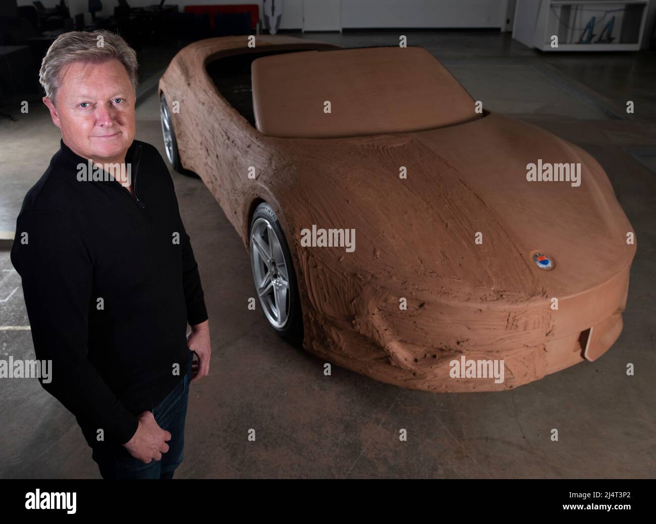 Henrik Fisker avec une étude de conception d'argile pour une voiture de sport électrique, à Los Angeles, Californie, le 15th Decemer 2021 pic © Dan Tuffs 2021 Banque D'Images