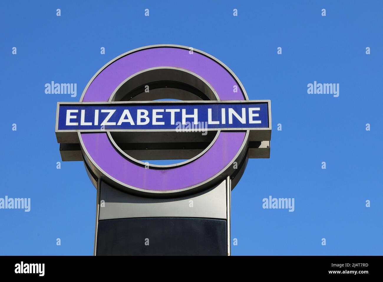 La ligne Elizabeth (anciennement appelée Crossrail) signe et en raison de l'ouverture imminente, à Londres, Royaume-Uni Banque D'Images