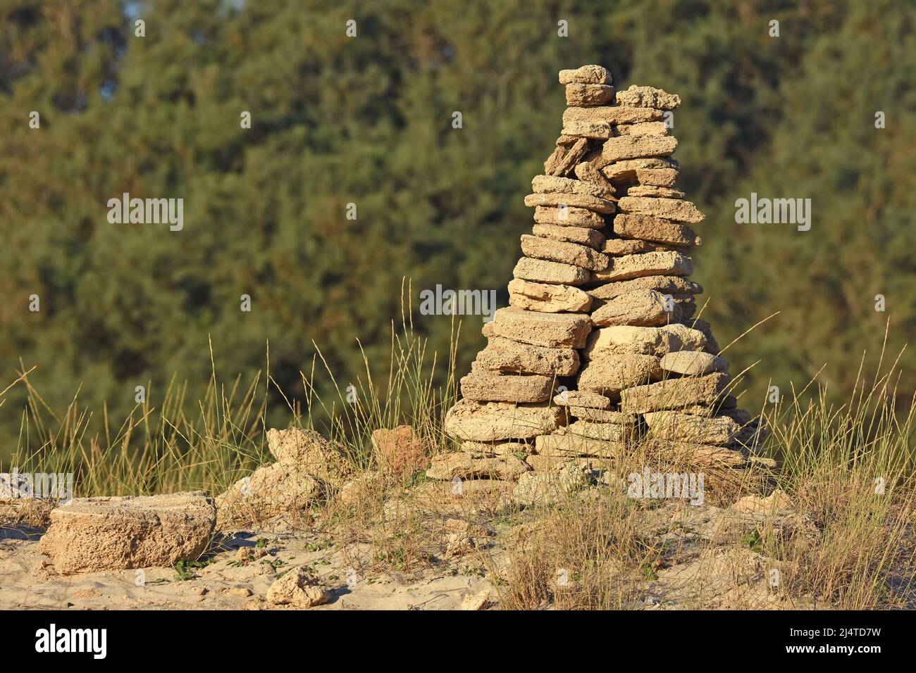 cairn, pile ou pile de pierres faite par l'homme Banque D'Images