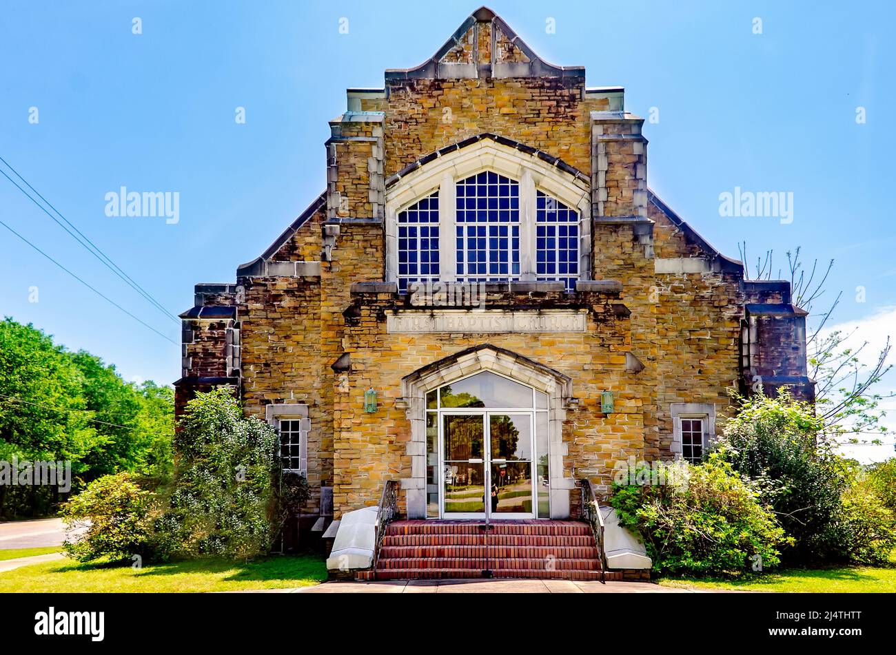 La première église baptiste de Theodore est photographiée sur