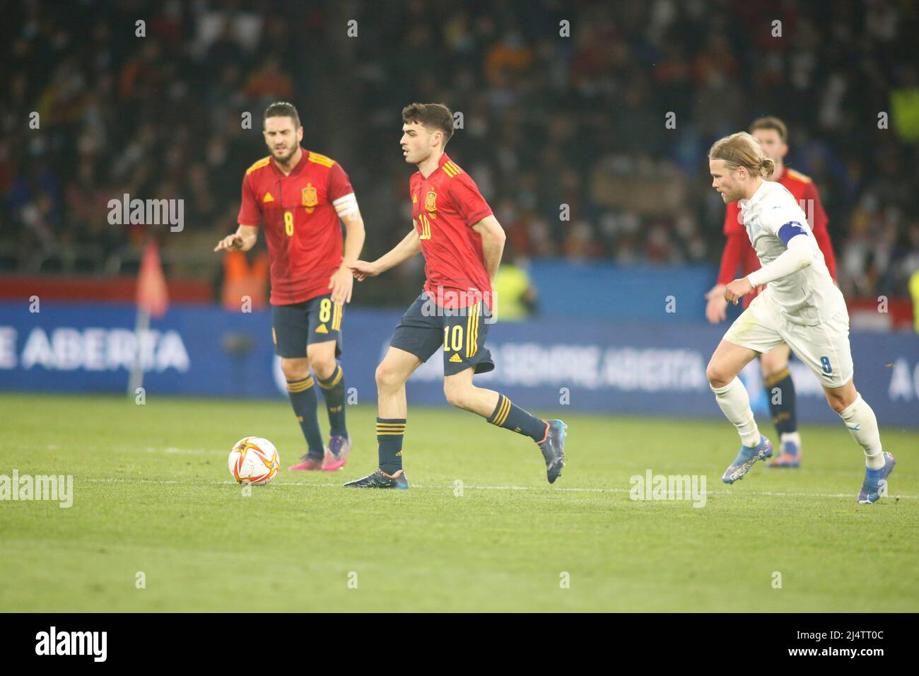 Pedri d'Espagne en action lors d'un match amical entre l'Espagne et l'Islande au stade Riazor le 29 mars 2022, à la Coruna, en Espagne. Banque D'Images