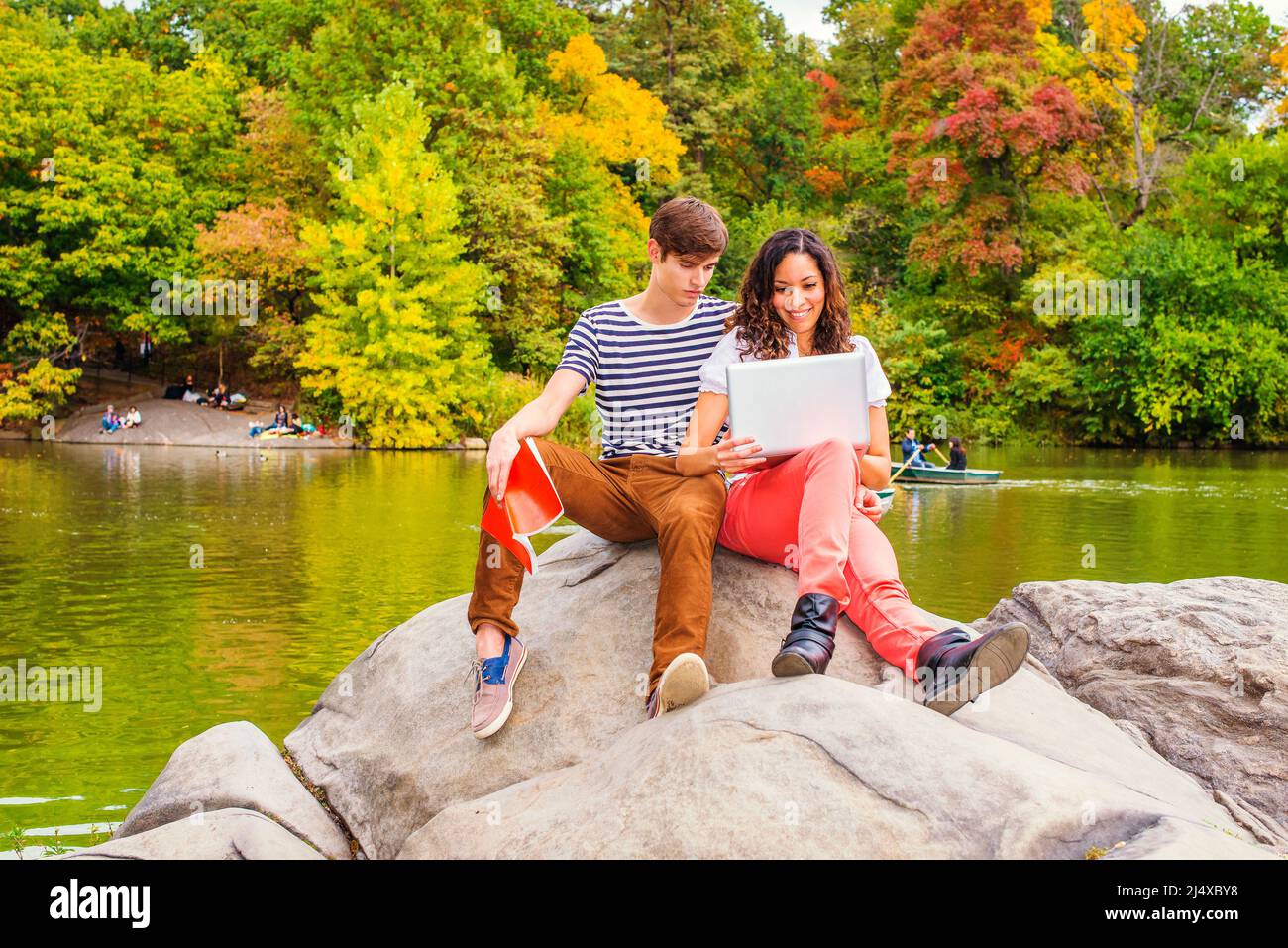 Pantalon marron Banque de photographies et d images a haute resolution Alamy