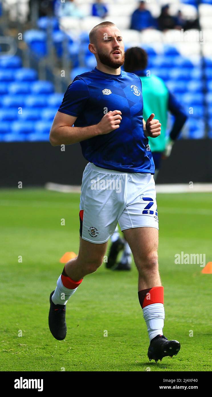 Cardiff City Stadium, Cardiff, Royaume-Uni. 18th avril 2022. Championnat de football, Cardiff City versus Luton ; Allan Campbell de Luton Town pendant l'échauffement crédit: Action plus Sports/Alay Live News Banque D'Images