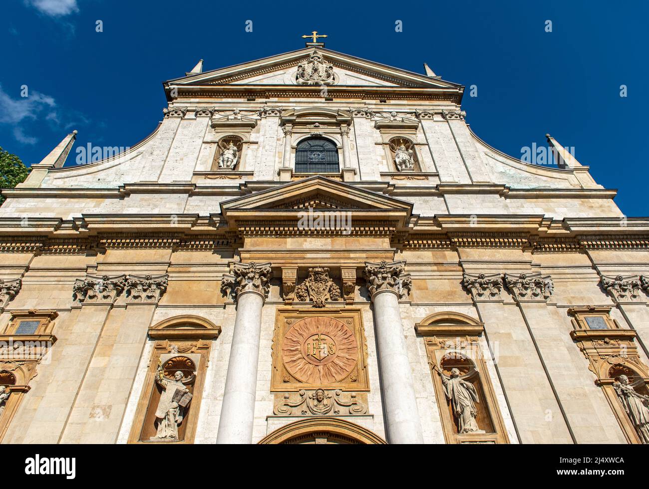 église des saints pierre et paul Banque de photographies et d’images à